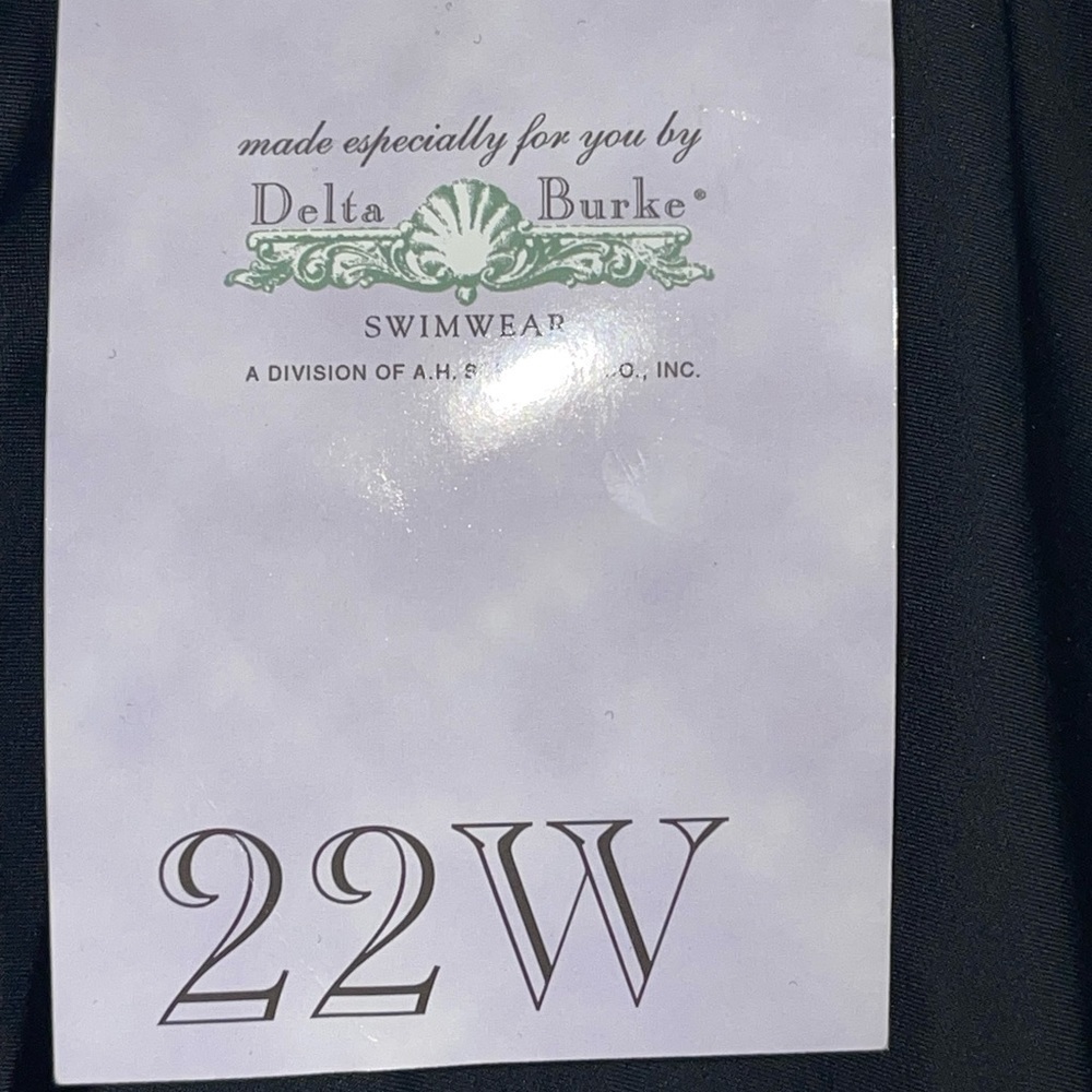 NWT- Delta Burke swim Skort. Size 22W New-old Stock - Picture 3 of 5